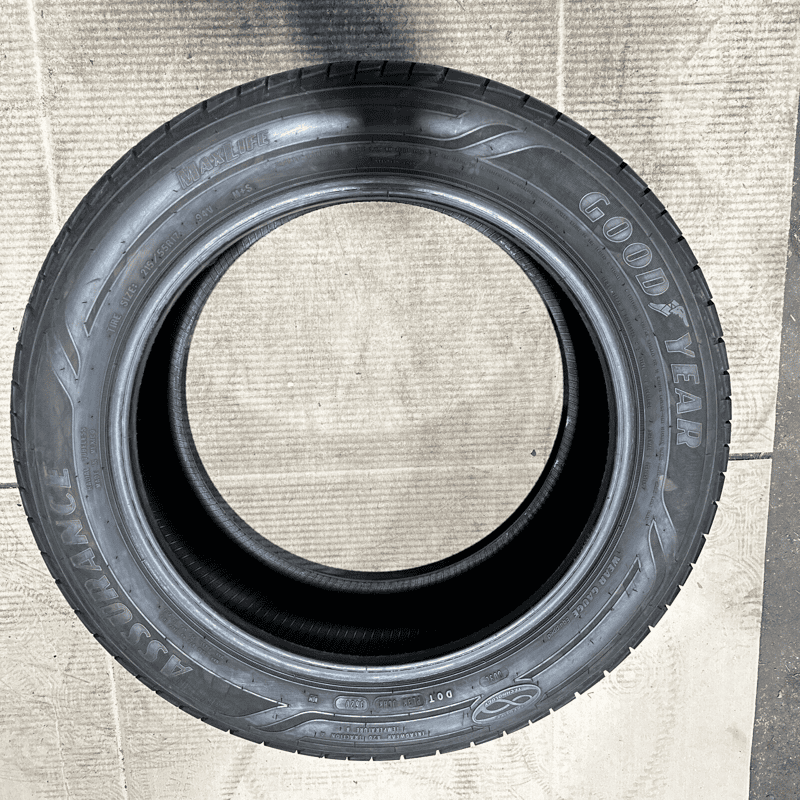 USED Goodyer Assurance 215/55 R17 94V Tire  M+S  6/32