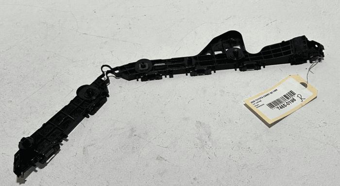 2018-2024 TOYOTA CAMRY BUMPER SUPPORT BRACKET RETAINER REAR RIGHT PASSENGER OEM
