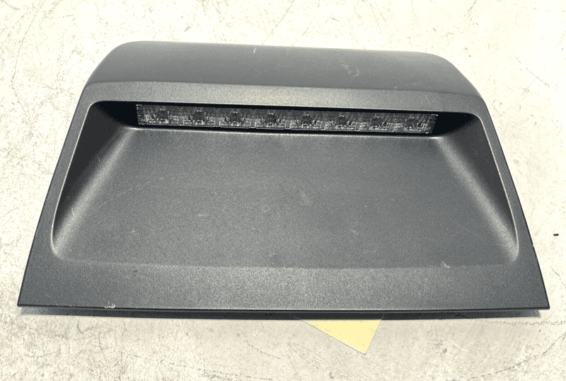2018 - 2024 TOYOTA CAMRY XLE REAR 3RD ROW HIGH MOUNTED BRAKE STOP LIGHT LAMP OEM