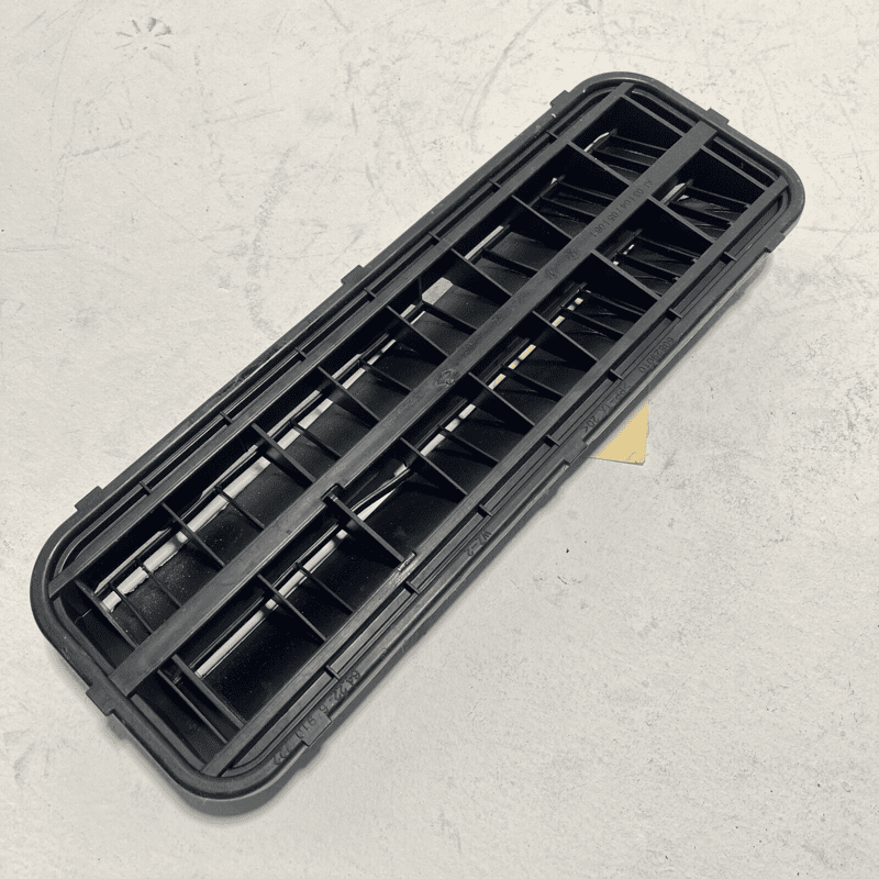 BMW 750 F02 REAR LEFT OR RIGHT QUARTER AIR DRAFTER PRESSURE VENT GRILLE 2010-15