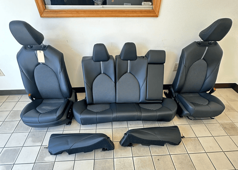 2021 TOYOTA CAMRY SE SEAT LEATHER SET BLACK/Front Armrest Cover  OEM