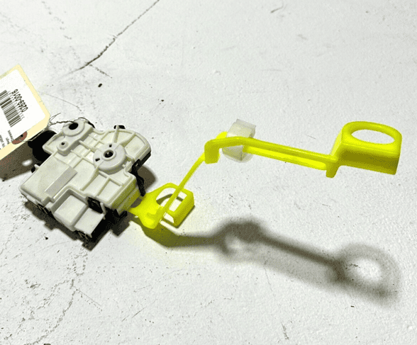 2020-2024 TOYOTA CAMRY SE FUEL TANK DOOR LATCH LOCK ACTUATOR MOTOR OEM