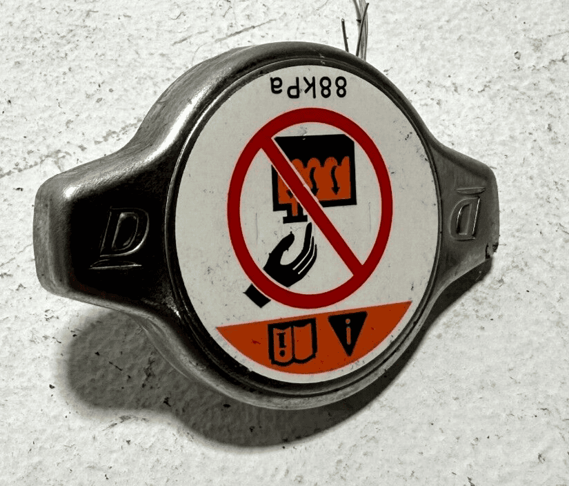 2018-19-20-21-22-23-2024 TOYOTA CAMRY SE RADIATOR TANK RESERVOIR FILLER CAP OEM