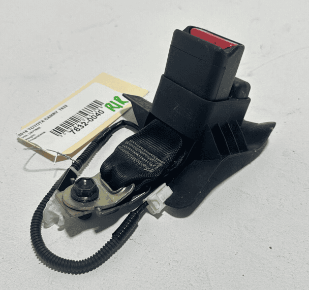 2018 TOYOTA CAMRY LE Belt Receptacle Buckle Rear Right Passenger Seat OEM