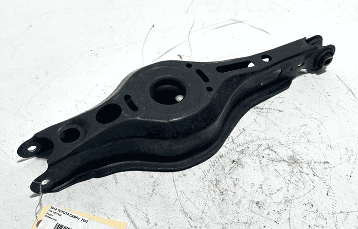 2018-2024 Toyota Camry LE Control Arm Lower Rear Left Or Right 1PCS