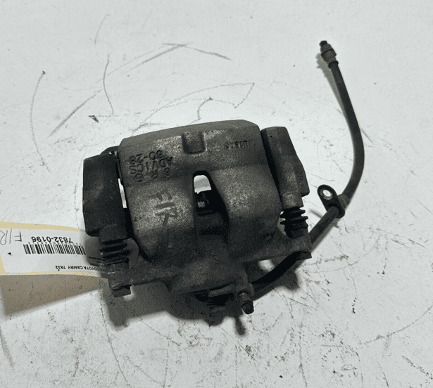 2018-2019 Toyota Camry LE Front Passenger Side Disc Brake Caliper Assembly OEM