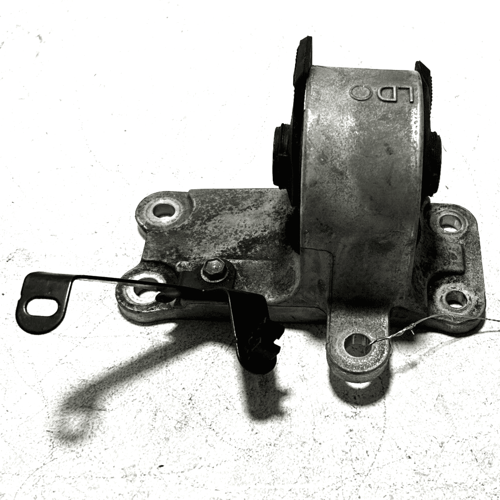 18-24 TOYOTA CAMRY 2.5L FRONT DRIVER SIDE TRANSMISSION MOUNT BRACKET SUPPORT OEM