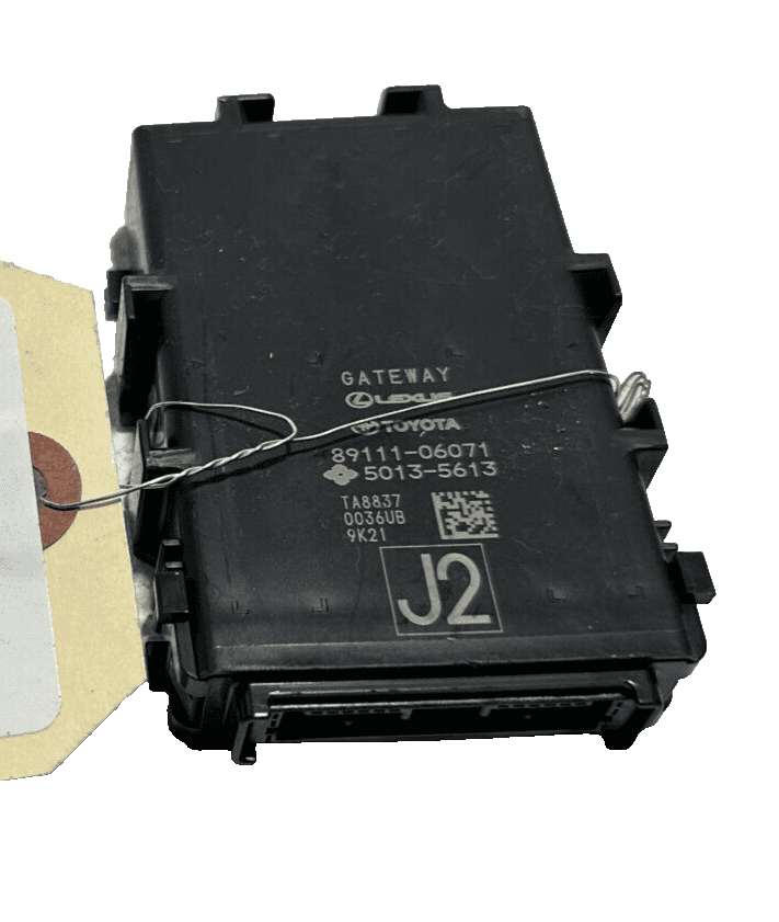 TOYOTA CAMRY 2018-2021 NETWORK GATEWAY COMPUTER CONTROL MODULE UNIT OEM