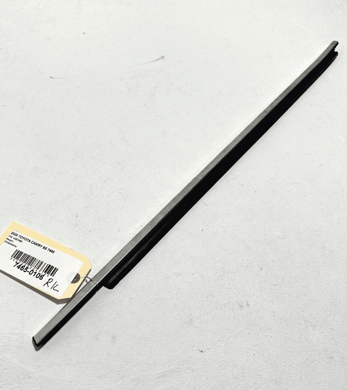 2018 - 2024 TOYOTA CAMRY SE DOOR WINDOW BELT MOLDING REAR LEFT DRIVER SIDE OEM