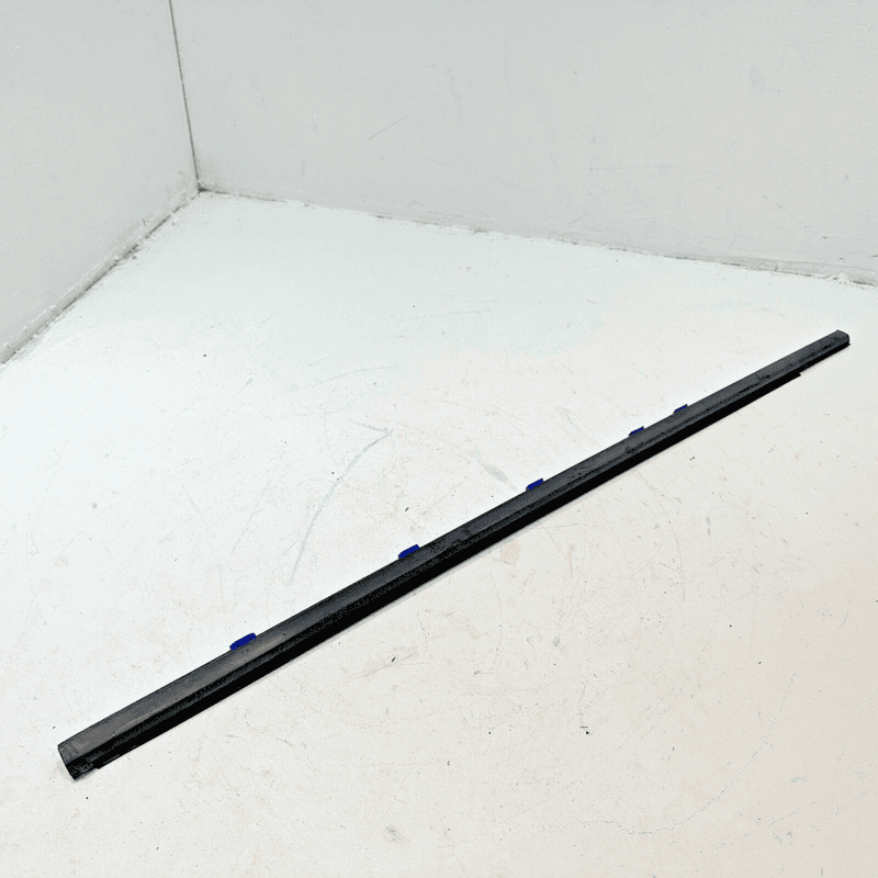 ACURA TLX FRONT RIGHT PASSENGER SIDE DOOR WINDOW BELT MOLDING OEM 2018-2020