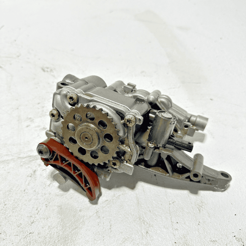 Engine Motor Oil Pump 85K Miles Mercedes S550 2012 OEM