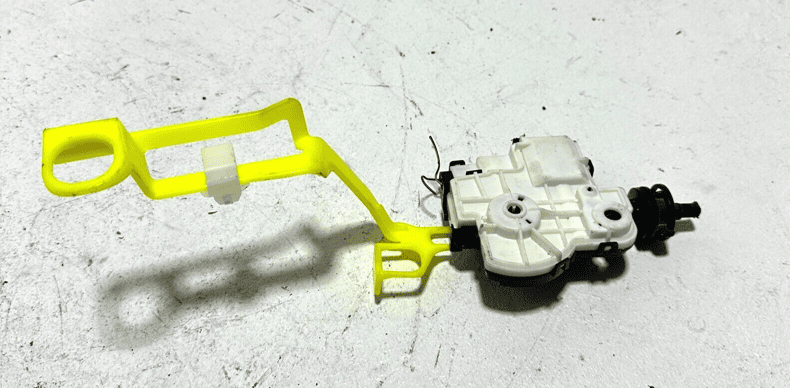 TOYOTA CAMRY XSE 2020-2024 FUEL TANK FILLER DOOR LID LATCH LOCK ACTUATOR OEM