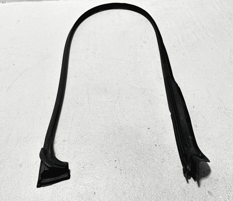 MERCEDES S550 2007-2013 FRONT LEFT DRIVER SIDE DOOR UPPER WEATHERSTRIP SEAL OEM