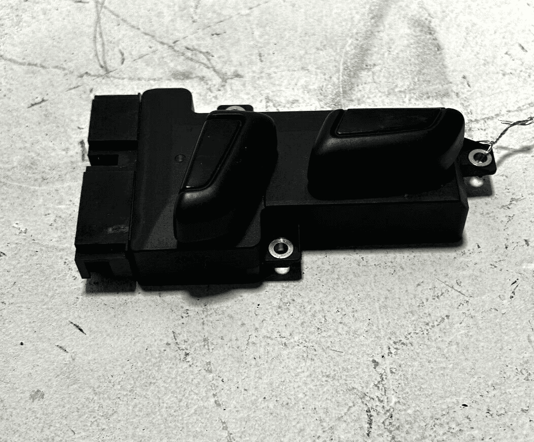 2012-2018 VOLKSWAGEN PASSAT S FRONT LEFT DRIVER POWER SEAT SWITCH OEM
