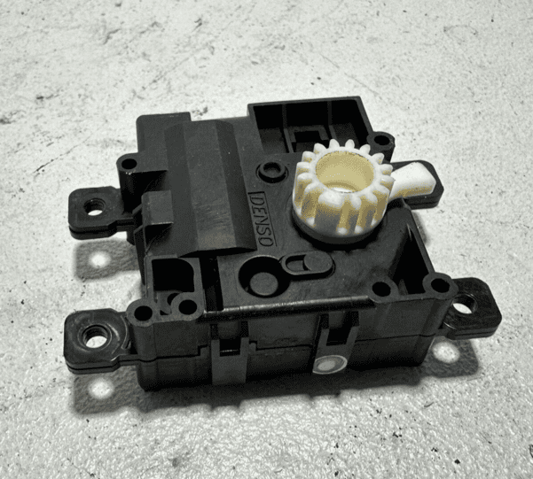 TOYOTA CAMRY XSE 2018-19-20-21-22-23-2024 HVAC Air Inlet Door Actuator Motor OEM