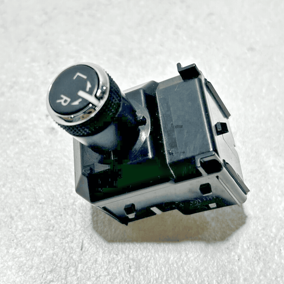 18-20 TOYOTA CAMRY XSE XLE FRONT LEFT SIDE DOOR OUTER MIRROR CONTROL SWITCH OEM