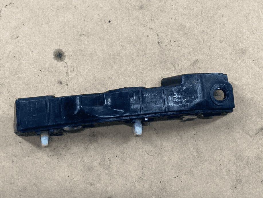 Genuine Front Bumper Right Side Mounting Bracket HYUNDAI 11-15 Sonata 86514