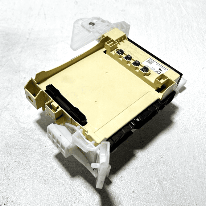 2018-2024 TOYOTA CAMRY MULTIPLEX FUSE RELAY JUNCTION BLOCK MODULE OEM