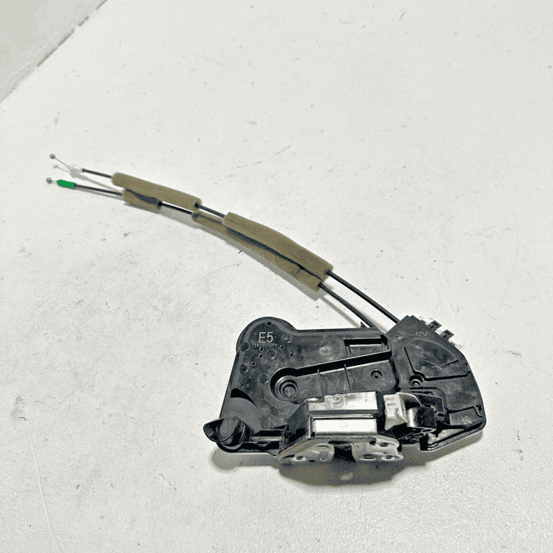 TOYOTA CAMRY 2018 - 2024 FRONT RIGHT PASSENGER SIDE DOOR LOCK LATCH ACTUATOR OEM