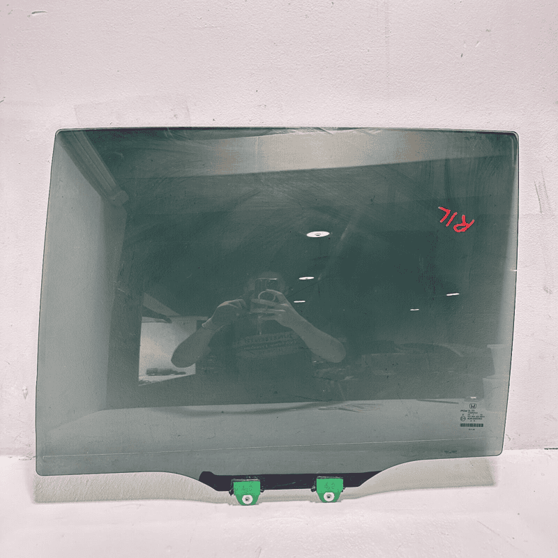 2016-2018 HONDA PILOT EX-L REAR LEFT SIDE DOOR WINDOW GLASS OEM