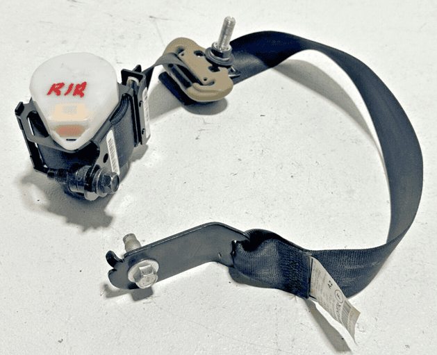 Honda Pilot Rear Passenger Side 2nd Row Seatbelt Seat Belt Retractor OEM 2016-18