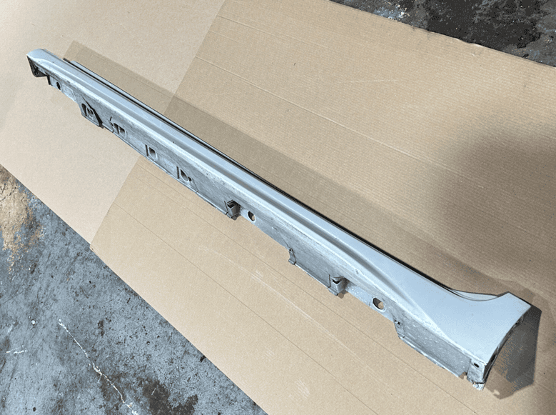 2018-2024 TOYOTA CAMRY XSE LEFT DRIVER SIDE ROCKER SKIRT MOLDING PANEL OEM