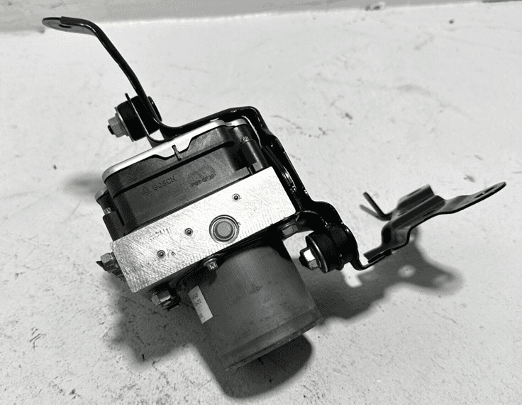 2021-2022 TOYOTA CAMRY XSE ABS ANTI LOCK BRAKE PUMP CONTROL MODULE OEM