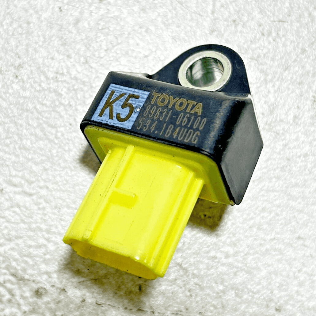 2018-2024 TOYOTA CAMRY REAR LEFT OR RIGHT IMPACT CRASH SENSOR OEM 1 PCS