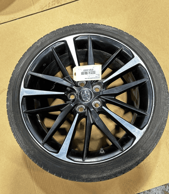 TOYOTA CAMRY WHEEL TIRE RIM 235/40R19 YOKOHAMA GTX 19*8J 2018-2020 OEM 2222
