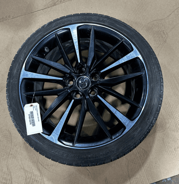 TOYOTA CAMRY WHEEL TIRE RIM W/TPM 235/40R19 YOKOHAMA GTX 19*8J 2018-2020 OEM 22
