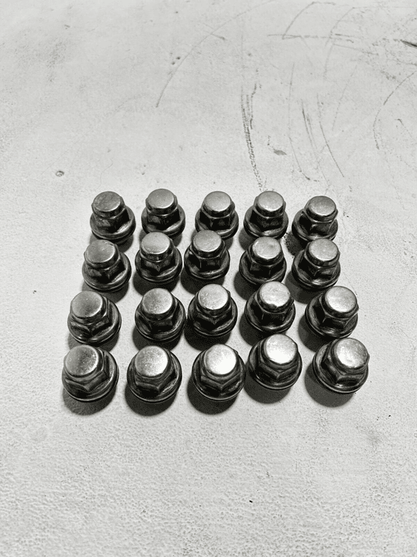 2019 TOYOTA CAMRY XSE WHEEL RIM LUG NUT BOLT BOLTS OEM SET OF 20 PCS