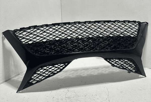 2018-2019-2020 TOYOTA CAMRY XSE Front Bumper Grille Lower OEM DAMAGED !