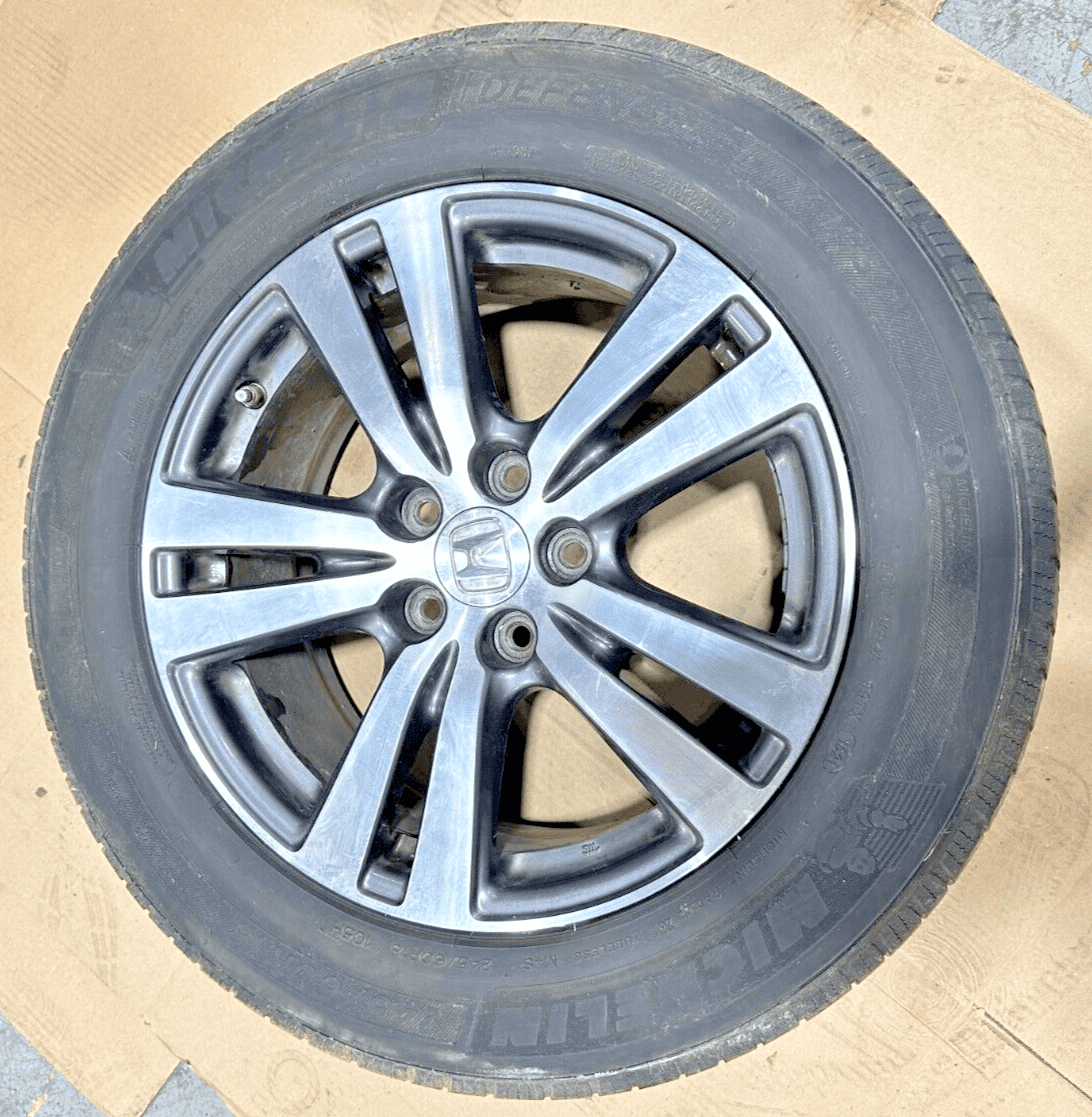 Honda Pilot EX-L Wheel Alloy Factory Rim 18x8J W/ Tire 245 60 R18 OEM 2016-2018