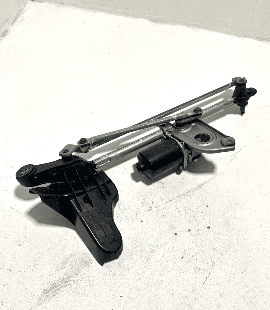 2012-2016 BMW 328I 328IX WINDSHIELD WIPER TRANSMISSION LINKAGE & MOTOR OEM