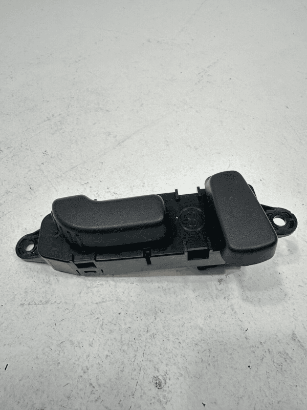 2009-2012 INFINITI FX35 FRONT RIGHT PASSENGER SEAT ADJUSTMENT CONTROL SWITCH OEM