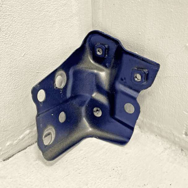 2018 - 2024 TOYOTA CAMRY FRONT PASSENGER SIDE FENDER SUPPORT BRACKET OEM =8w7=