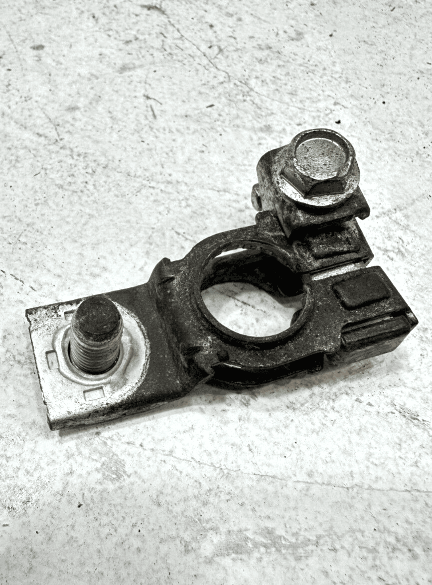 2018-2024 TOYOTA CAMRY BATTERY NEGATIVE TERMINAL CONNECTOR OEM