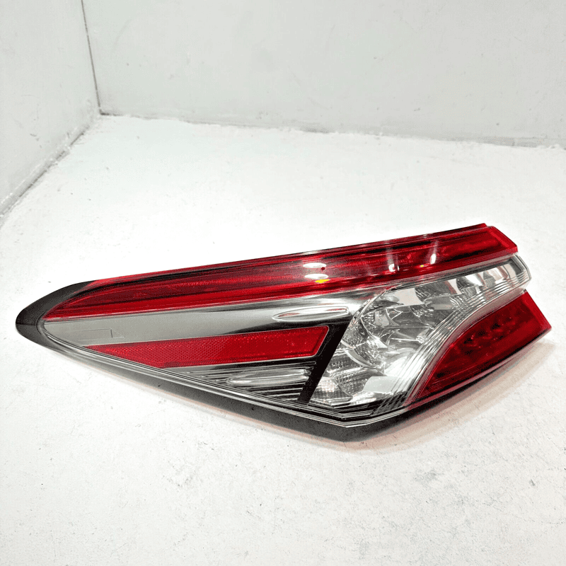 Rear Left Side Outer Taillight Light Full Led Toyota Camry 2018-2019 OEM