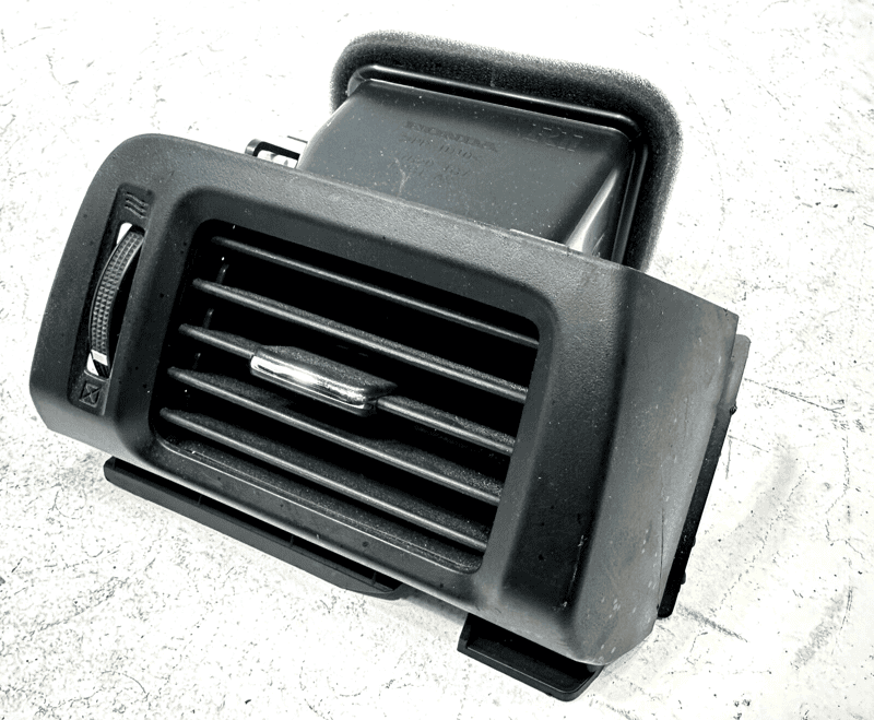 2016-2017 HONDA PILOT  PASSENGER SIDE OUTER  DASHBOARD AIR VENT GRILLE OEM