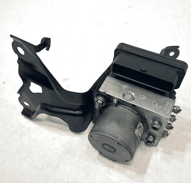 TOYOTA CAMRY XSE  2018-2020 ABS ANTI LOCK BRAKE PUMP CONTROL MODULE OEM