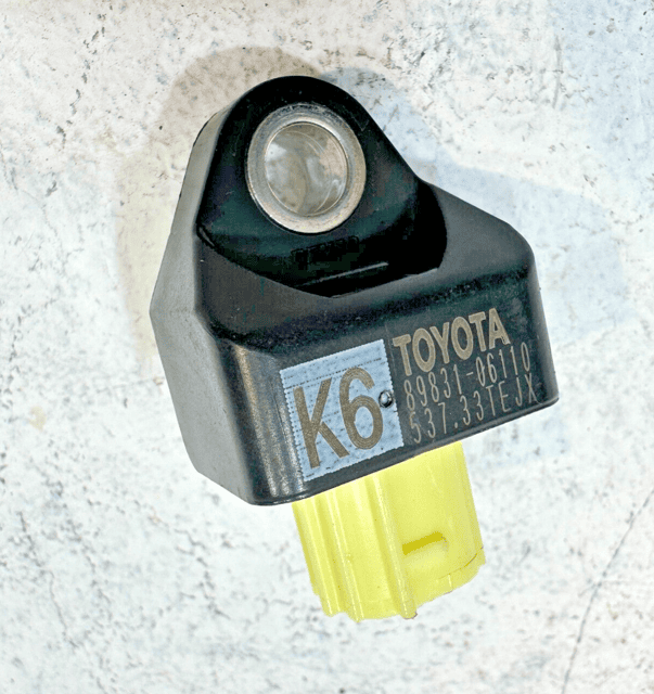 Center Rear Left Or Right Impact Crash Sensor Toyota Camry 2018-2024 OEM 1 PCS