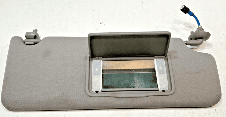 2017-2022 Honda Pilot Front Passenger Side Sunvisor Sun Visor W/ Light OEM Gray