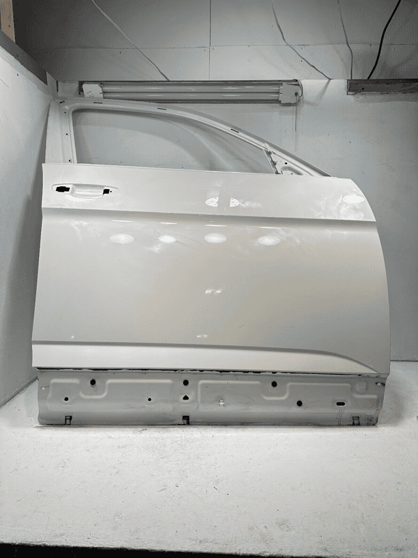 2018-2022 VOLKSWAGEN ATLAS FRONT RIGHT PASSENGER SIDE DOOR SHELL *0Q0Q*  OEM