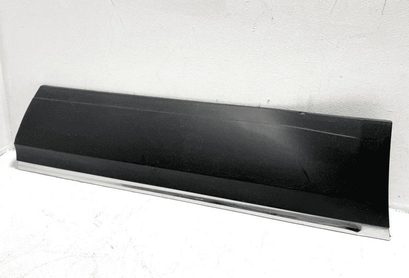 2018-2023 Volkswagen Atlas SEL Rear Right Passenger Side Door Lower Molding OEM