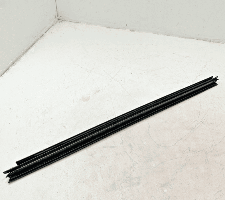Front Right Door Window Belt Weatherstrip Seal Mercedes W222 S550 2014-2017 OEM