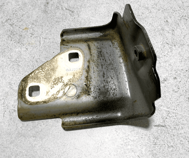 2014-2017 Mercedes-Benz S 550 Front Right Fender Rear Mount Bracket OEM
