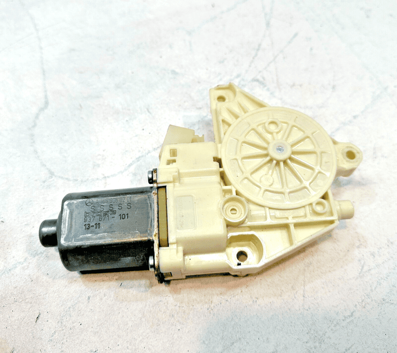 Front Right Side Door Window Glass Motor Mercedes W222 S550 2014-2017 OEM