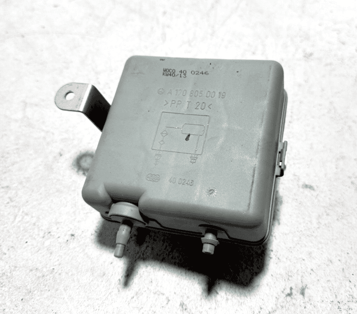 2014 Mercedes-Benz S 550 Vacuum Valve Pump Reservoir Tank OEM