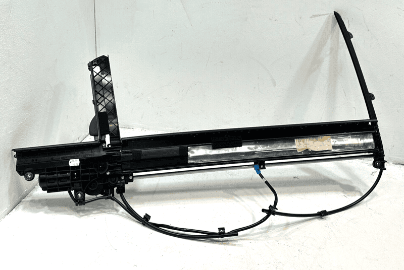 2014 Mercedes-Benz S550 Rear Right Passenger Side Door Window Sun Shade OEM