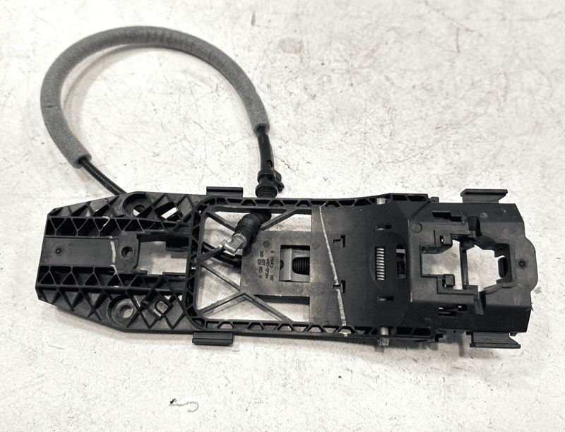 2012-2018 VOLKSWAGEN PASSAT SE EXTERIOR DOOR HANDLE BASE REAR PASSENGER OEM